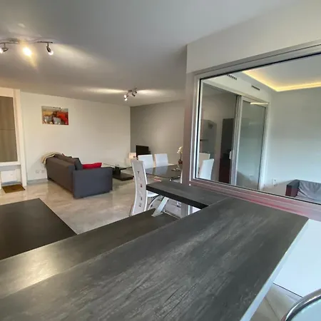 06bm Modern For 4 - Terrace - Swimming Pool - Parking Apartmán