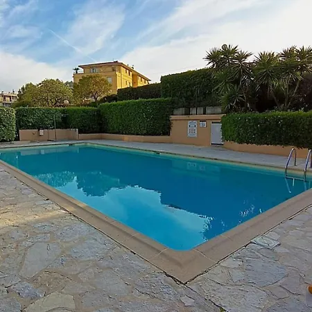 06bm Modern For 4 - Terrace - Swimming Pool - Parking Apartmán