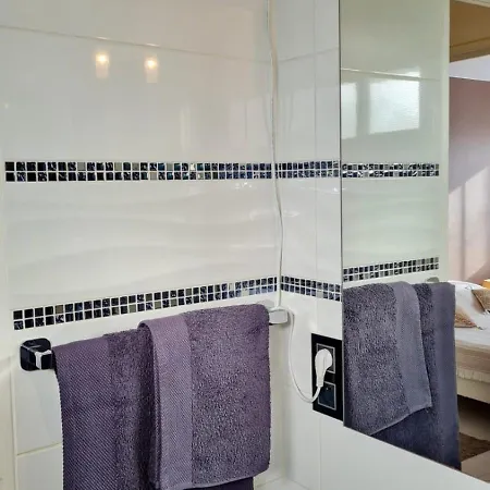 06bm Modern For 4 - Terrace - Swimming Pool - Parking Apartment *